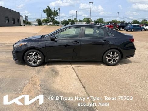 Certified 2021 Kia Forte LXS FWD image 5