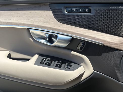 New 2026 Volvo XC90 B6 Plus w/ Protection Package Premier image 17