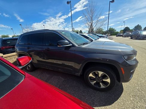 Used 2023 Jeep Grand Cherokee 4WD 4xe image 6