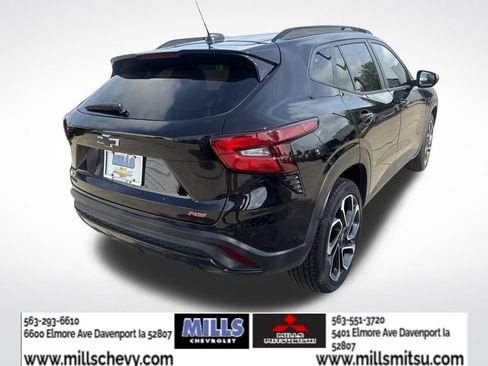 Used 2025 Chevrolet Trax RS w/ Driver Confidence Package FWD image 5