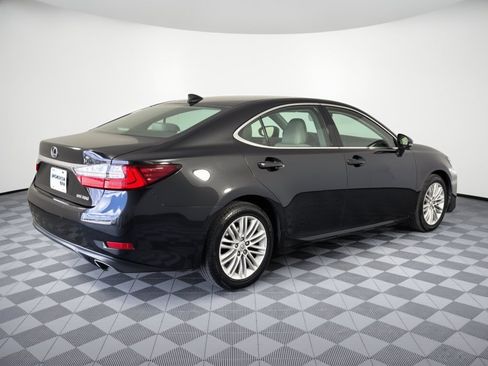 Used 2017 Lexus ES 350 w/ Premium Package FWD image 9