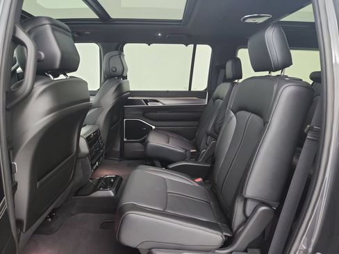 New 2026 Jeep Grand Wagoneer L Limited AWD/4WD image 32