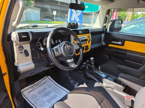 Used 2007 Toyota FJ Cruiser 4WD image 16