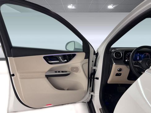 Certified 2025 Mercedes-Benz GLC 350e 4MATIC image 18