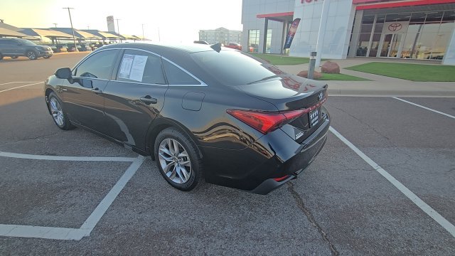 Used 2021 Toyota Avalon XLE FWD image 17