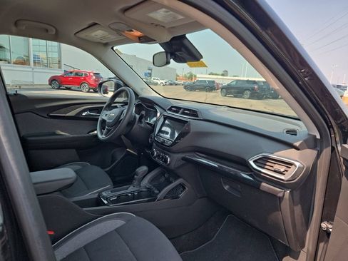 Used 2023 Chevrolet TrailBlazer LT w/ Convenience Package FWD image 21
