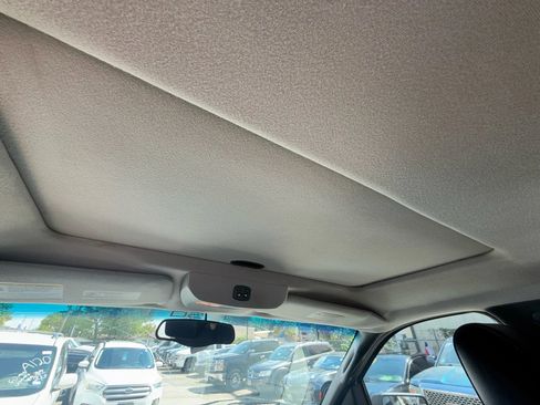 Used 2005 Ford F150 Lariat image 13