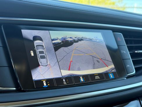 Used 2023 Buick Enclave Avenir image 19
