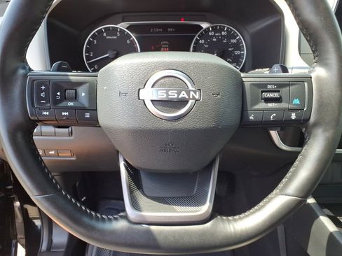 Used 2025 Nissan Rogue SV AWD/4WD image 12