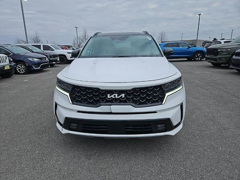 Used 2023 Kia Sorento SX image 2