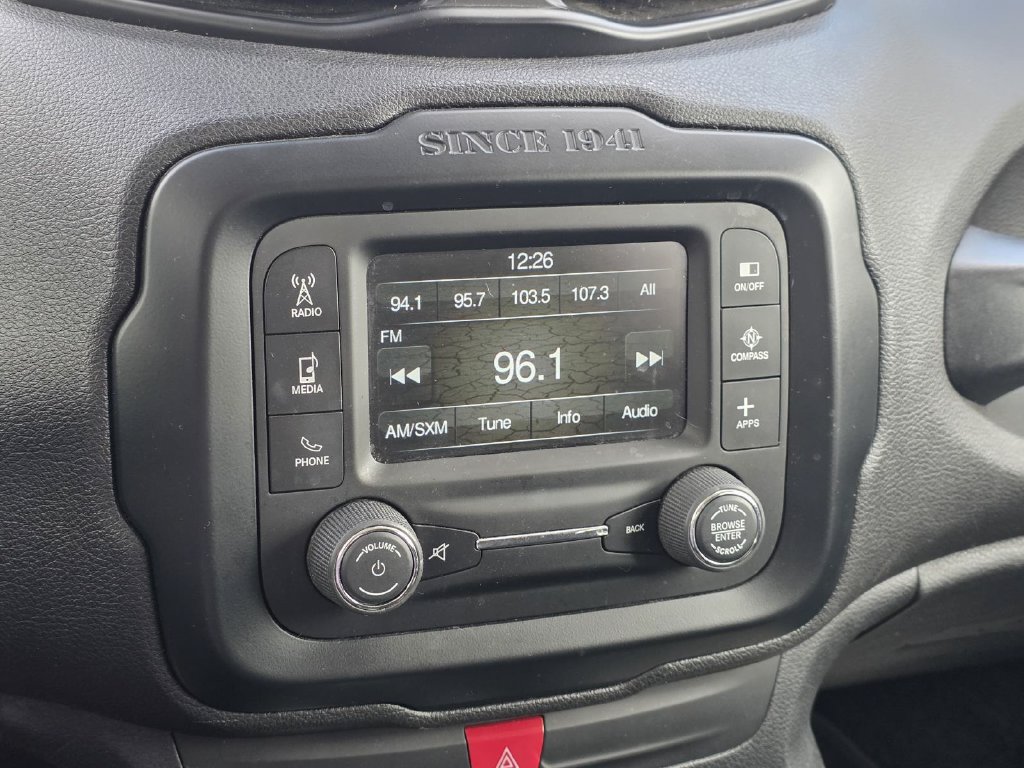 Used 2017 Jeep Renegade Latitude FWD image 12