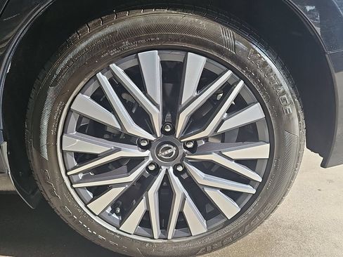 Used 2025 Nissan Altima 2.5 SV FWD image 30