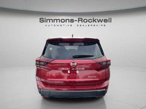Used 2024 Nissan Rogue SV image 6