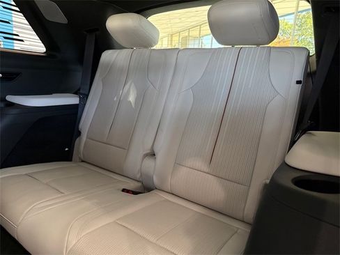 New 2026 Cadillac Vistiq Sport image 8