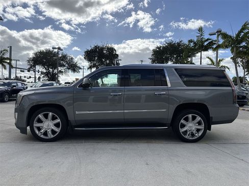 Used 2020 Cadillac Escalade ESV Luxury image 28