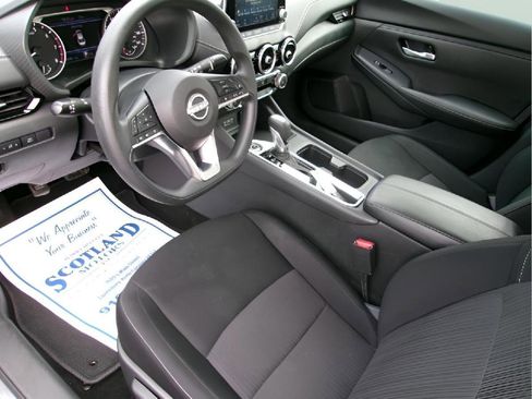 Used 2024 Nissan Sentra SV FWD image 12