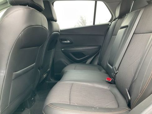 Used 2020 Chevrolet Trax LT w/ LT Convenience Package image 16