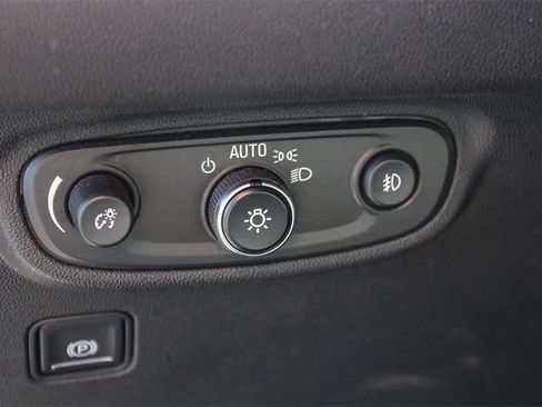 Used 2020 GMC Terrain SLT w/ Preferred Package image 29