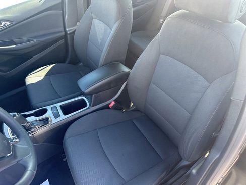 Used 2018 Chevrolet Cruze LS image 16
