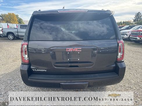 Used 2017 GMC Yukon SLT image 4