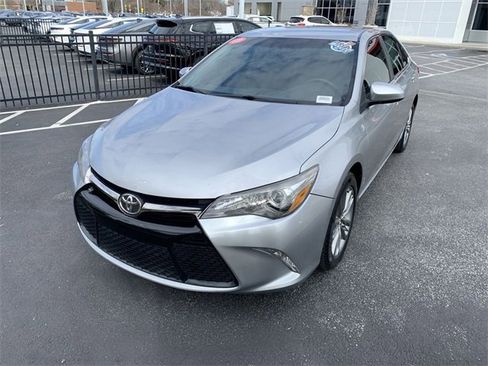 Used 2015 Toyota Camry XSE image 4