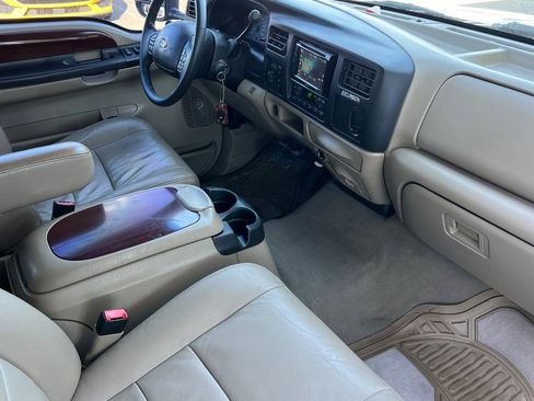 Used 2005 Ford Excursion Limited image 17