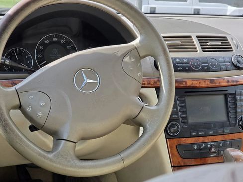 Used 2005 Mercedes-Benz E 320 Sedan w/ Sunroof Pkg image 9