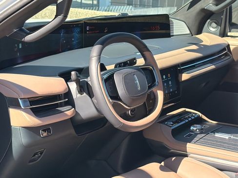 New 2026 Lincoln Navigator L Black Label AWD/4WD image 16