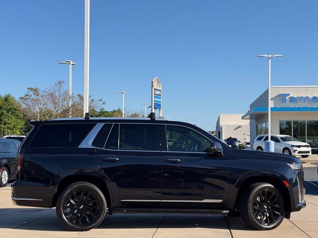 Used 2021 Cadillac Escalade Premium Luxury AWD/4WD image 4