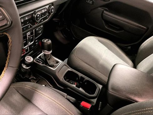 Used 2024 Jeep Wrangler Unlimited AWD/4WD image 20