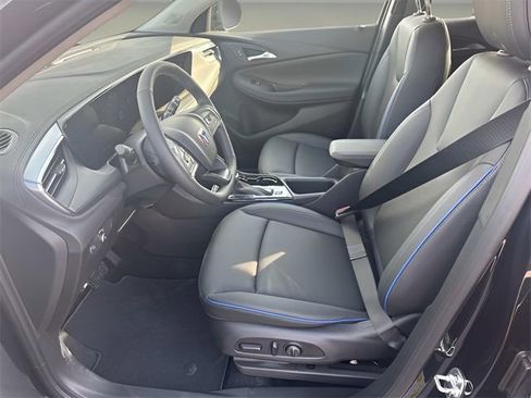 Used 2025 Buick Encore GX Sport Touring w/ Comfort Package image 8