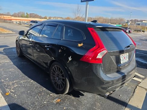 Used 2015 Volvo V60 T5 Platinum image 7