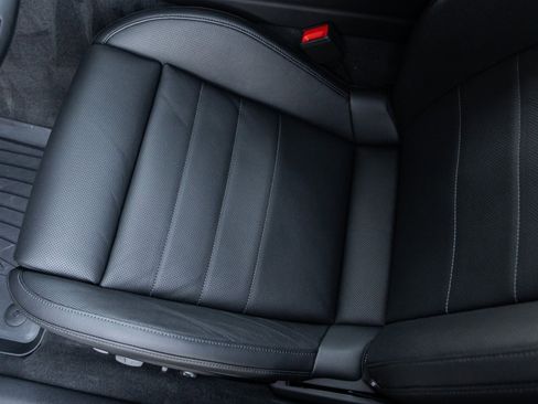 Certified 2025 Porsche Panamera image 25