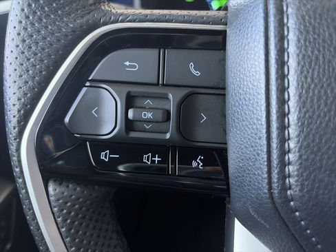 Used 2024 Toyota Sequoia Platinum AWD/4WD image 25