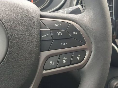 Used 2022 Jeep Cherokee Limited AWD/4WD image 32