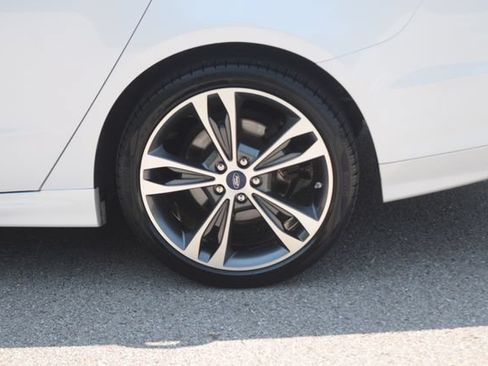Used 2017 Ford Fusion Titanium FWD image 28