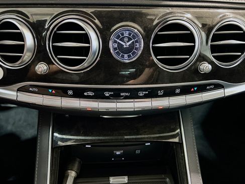 Used 2017 Mercedes-Benz S 550 Sedan w/ Premium Package image 12
