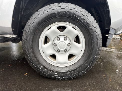 Used 2019 Toyota Tacoma SR5 image 13