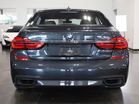 Used 2019 BMW 750i xDrive w/ Executive Package AWD/4WD image 5