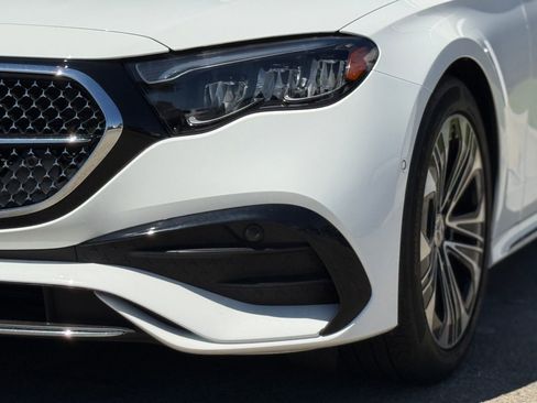 Used 2025 Mercedes-Benz E 350 Sedan image 4