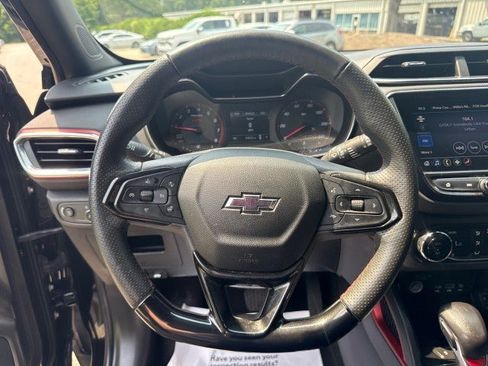 Used 2022 Chevrolet TrailBlazer RS w/ Convenience Package FWD image 14