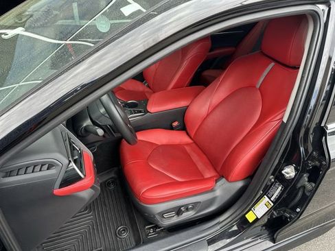 Used 2022 Toyota Camry XSE w/ Navigation Package image 12