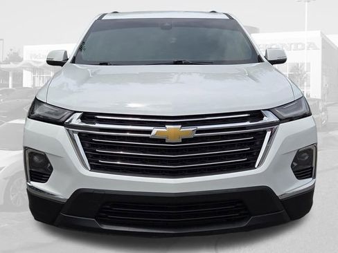Used 2023 Chevrolet Traverse LT FWD image 5