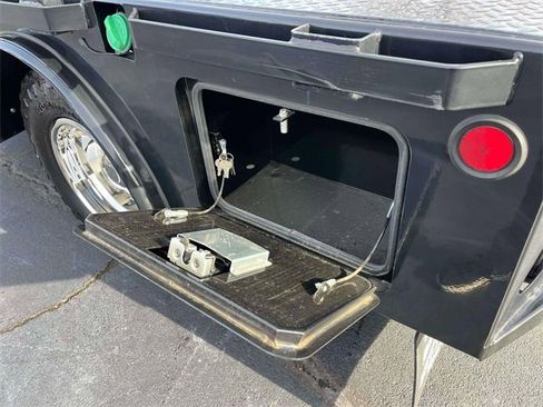 Used 2021 RAM 3500 Tradesman w/ Chrome Appearance Group image 17