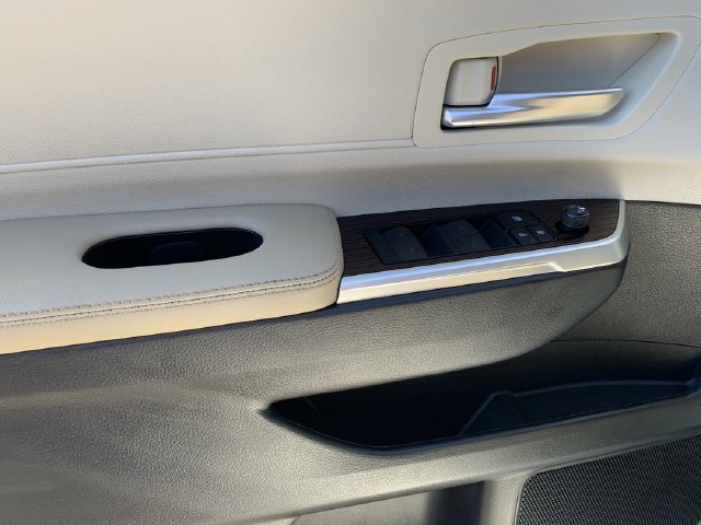 Certified 2024 Toyota Sienna XLE FWD image 17