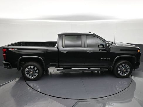 Used 2023 Chevrolet Silverado 2500 Custom w/ Custom Value Package AWD/4WD image 17