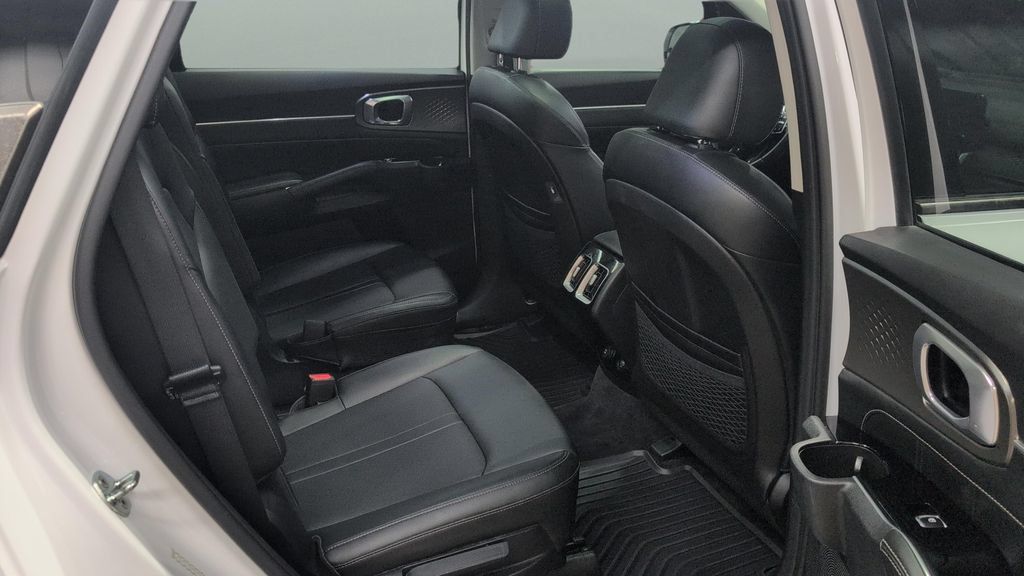 Used 2022 Kia Sorento SX FWD image 24