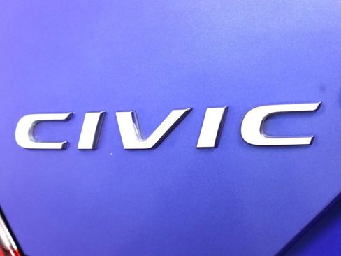 Used 2018 Honda Civic Touring image 38