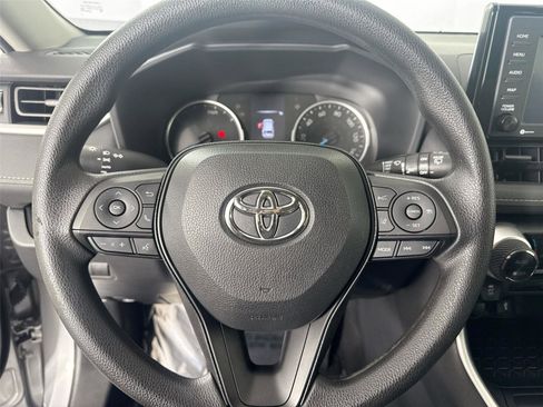 Used 2022 Toyota RAV4 XLE image 16