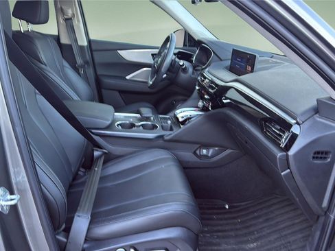 Used 2024 Acura MDX SH-AWD image 11